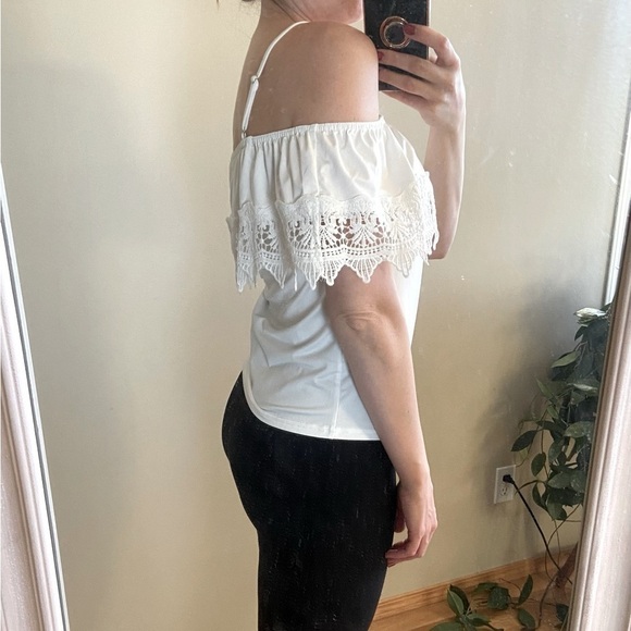 𝅺𝅺⭐️2 FOR $20⭐️ Shein White Off Shoulder Ruffle Crochet Detail Top. Medium. - Picture 5 of 9